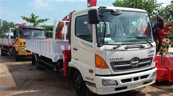 xe tải hino gắn cẩu unic 3 tấn 3 đốt