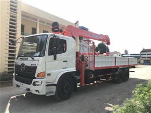 Xe tải hino gắn cẩu kanglim 8 tấn 6 đốt